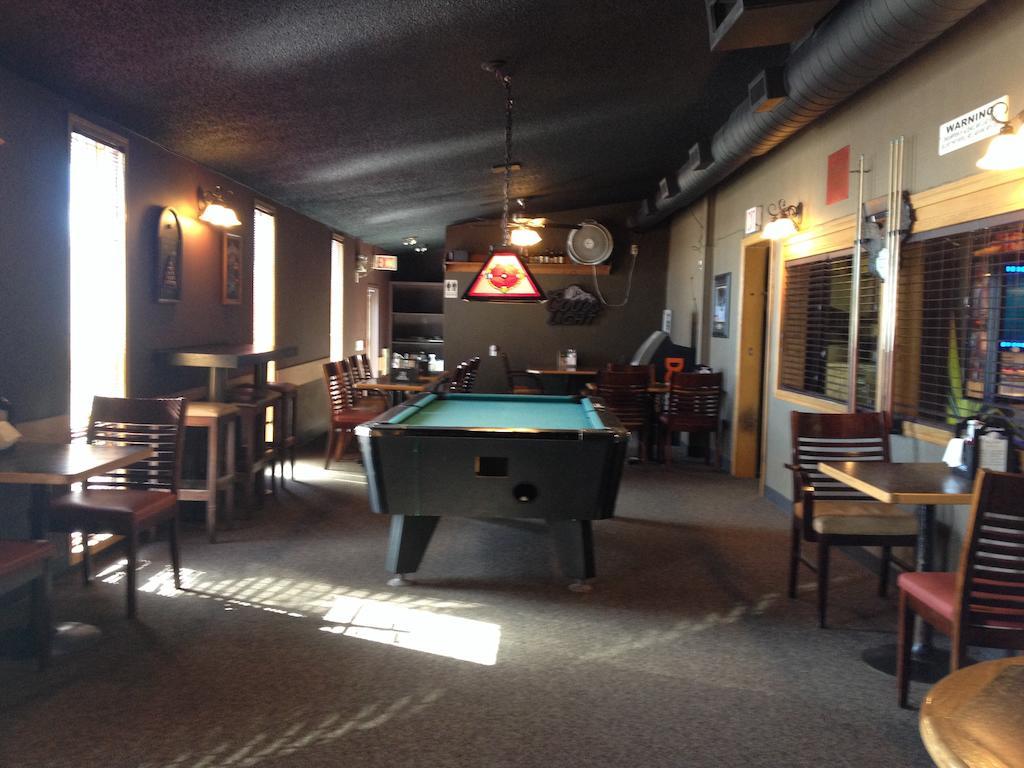 Chubby'S Bar & Motel Belle Plaine Exterior photo